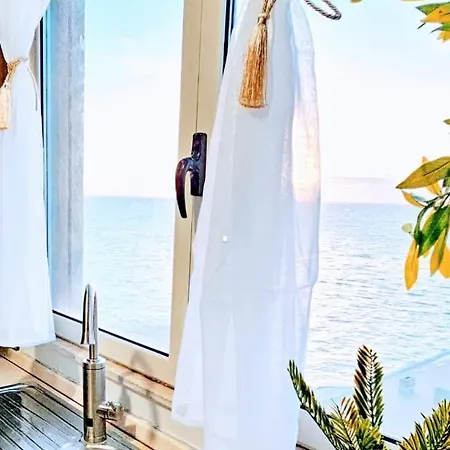 Apartament Beachfront *