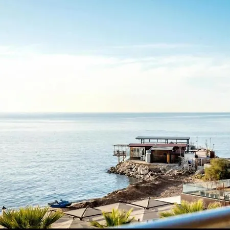 Beachfront Apartamento *